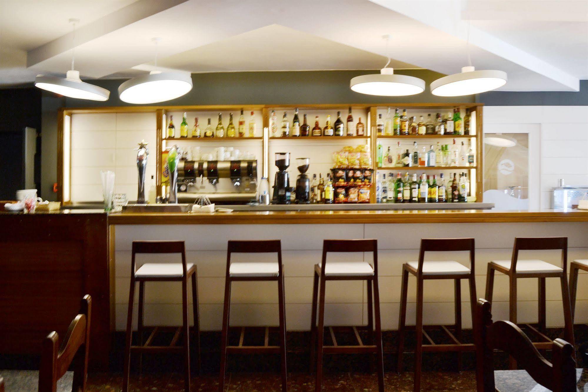 Hotel Restaurant Sant Pol Сан Фелиу де Гиксолс Екстериор снимка