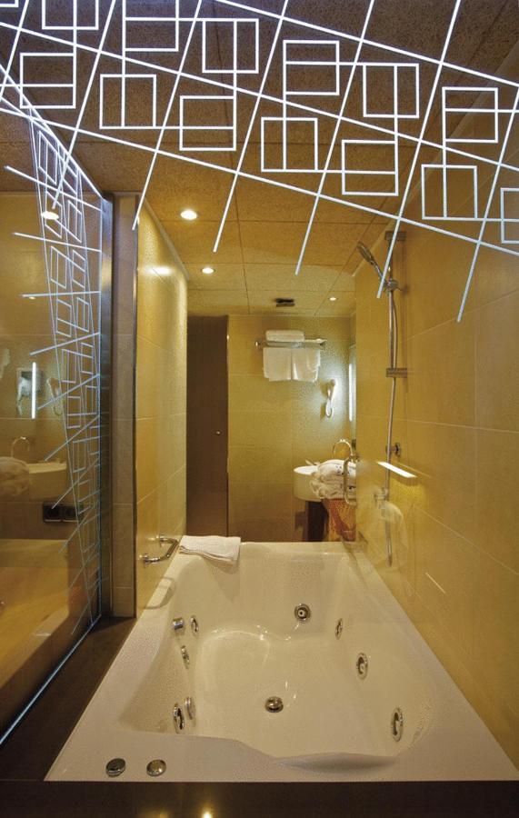 Hotel Restaurant Sant Pol Сан Фелиу де Гиксолс Екстериор снимка